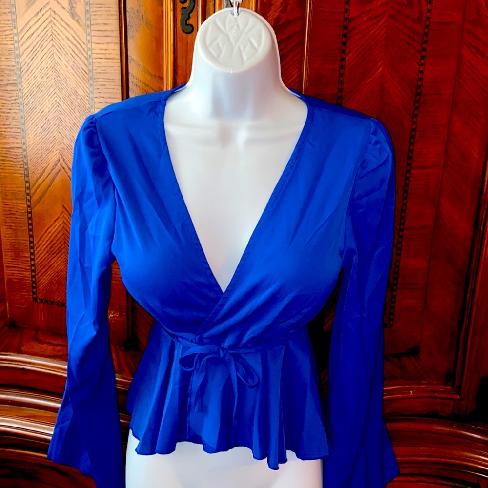 NWT Hilinker Women's Deep V-Neck Shirt
